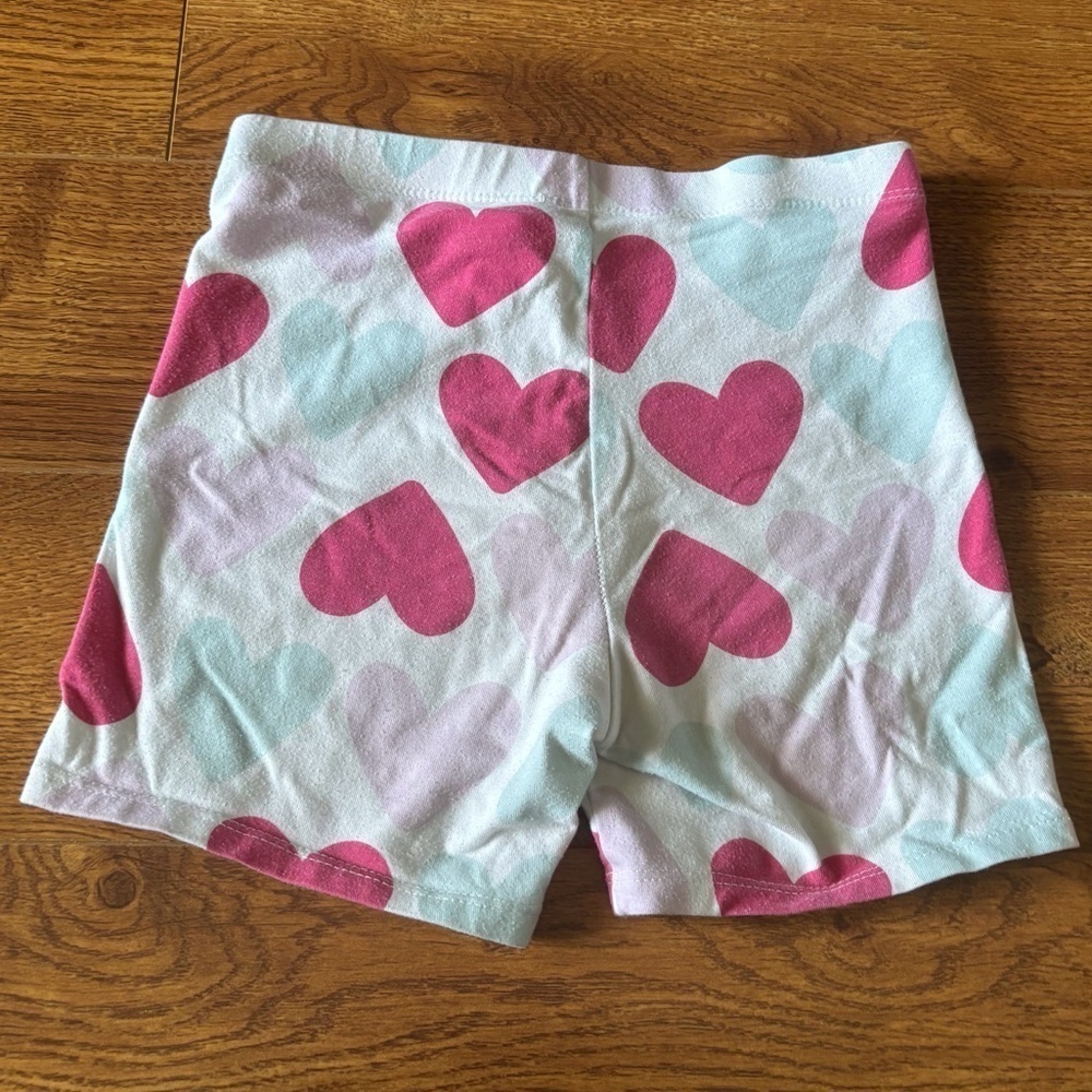 Member’s Mark heart cartwheel short in size M